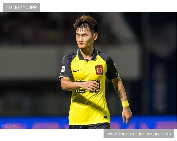 广州队旧将徐彬聚会晒合照 郑智张修维廖力生同框引球迷热议 广州队旧将徐彬聚会晒合照 郑智张修维廖力生同框引球迷热议