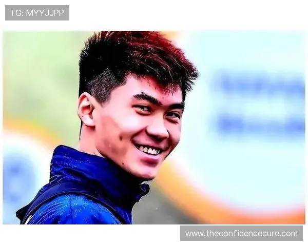 吴少聪赛后晒全队合影激励奋进一步一个脚印全力冲击冠军梦想