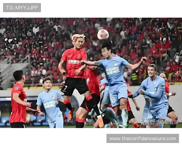 中超第29轮观众人数出炉成都蓉城主场夺冠场均人数超两万六 中超第29轮观众人数出炉成都蓉城主场夺冠场均人数超两万六