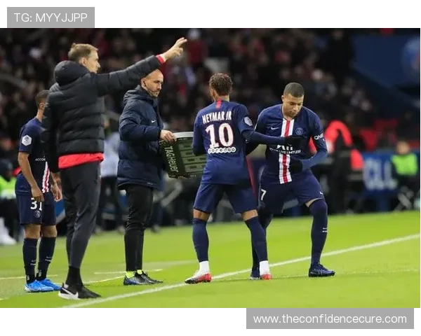 姆伯莫与阿马德默契配合为曼联注入新活力 成为球队进攻关键动力