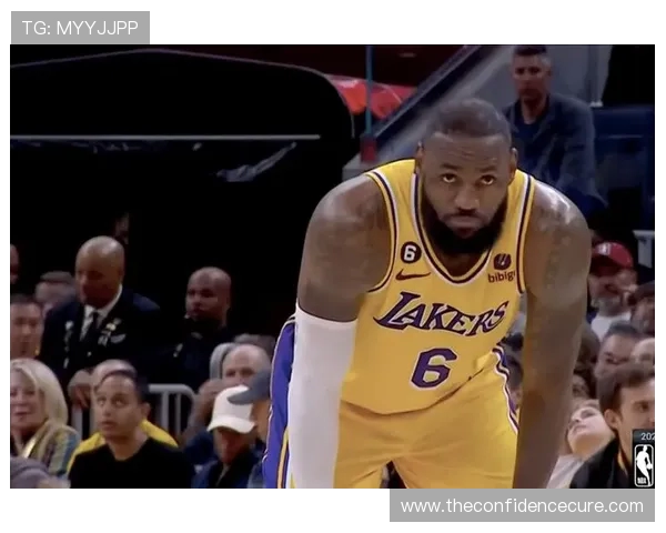 原创17分惨败！湖人三核集体崩盘，东契奇38分成空砍，詹姆斯0篮板纪录惊险保住